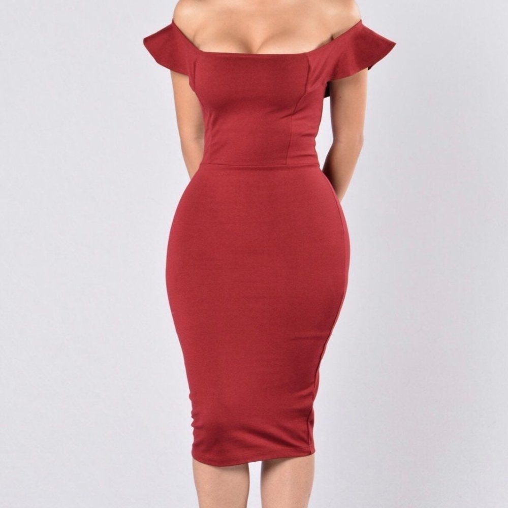 Off shoulder burgundy bodycon dress